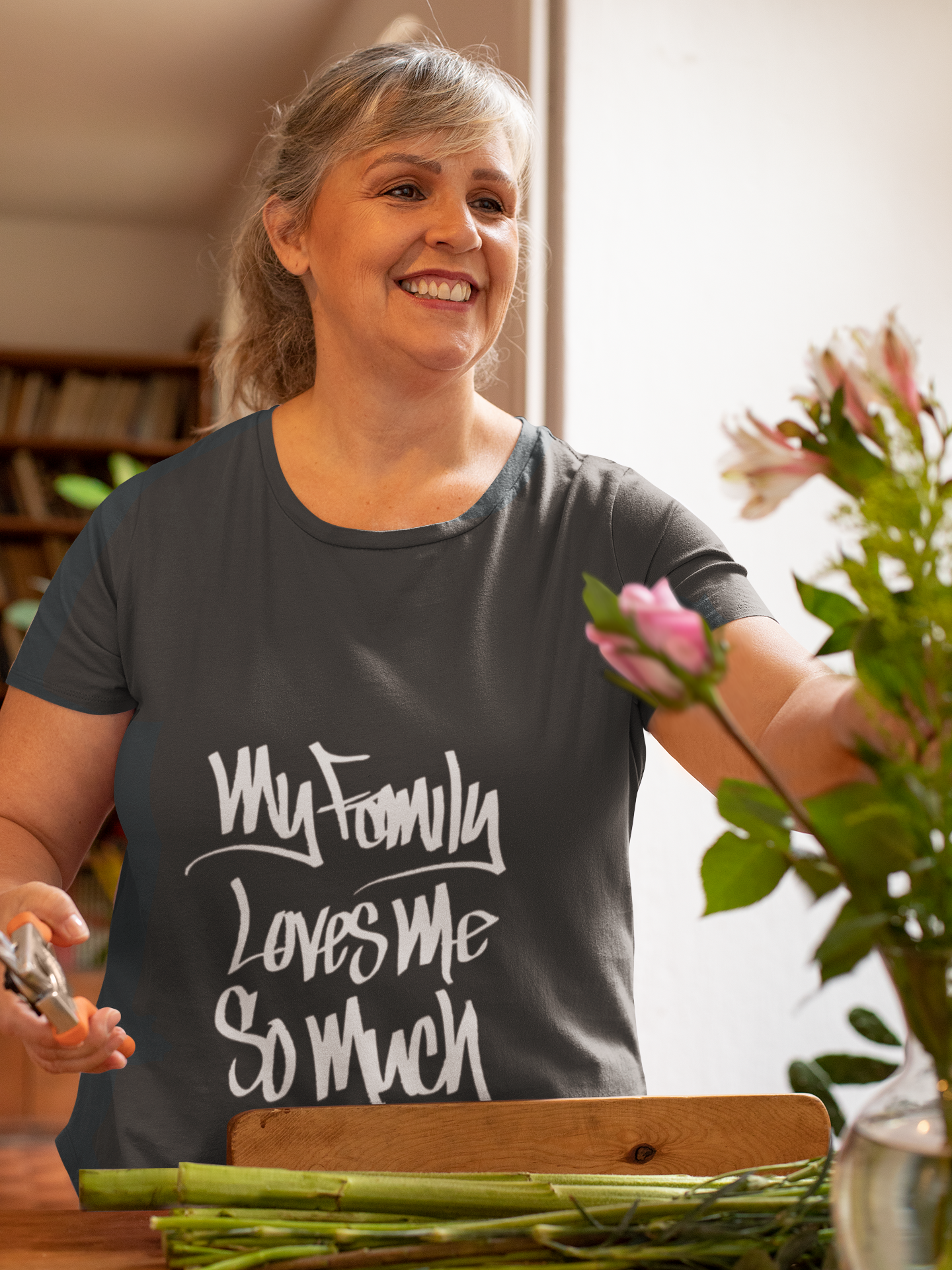 MY FAMILY LOVES ME SO MUCH WOMEN'S (HAND DRAWN) - BLACK