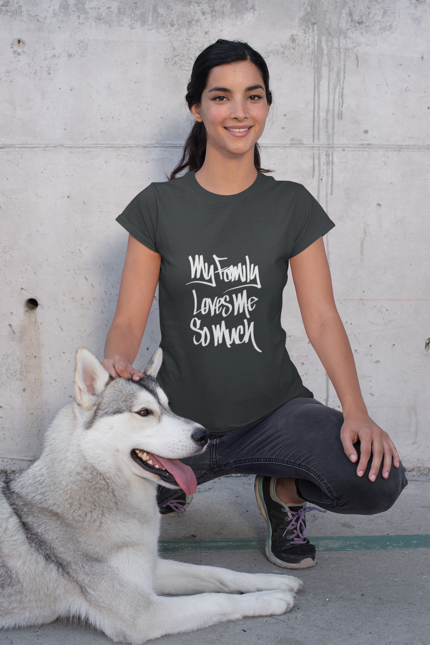 MY FAMILY LOVES ME SO MUCH WOMEN'S (HAND DRAWN) - BLACK