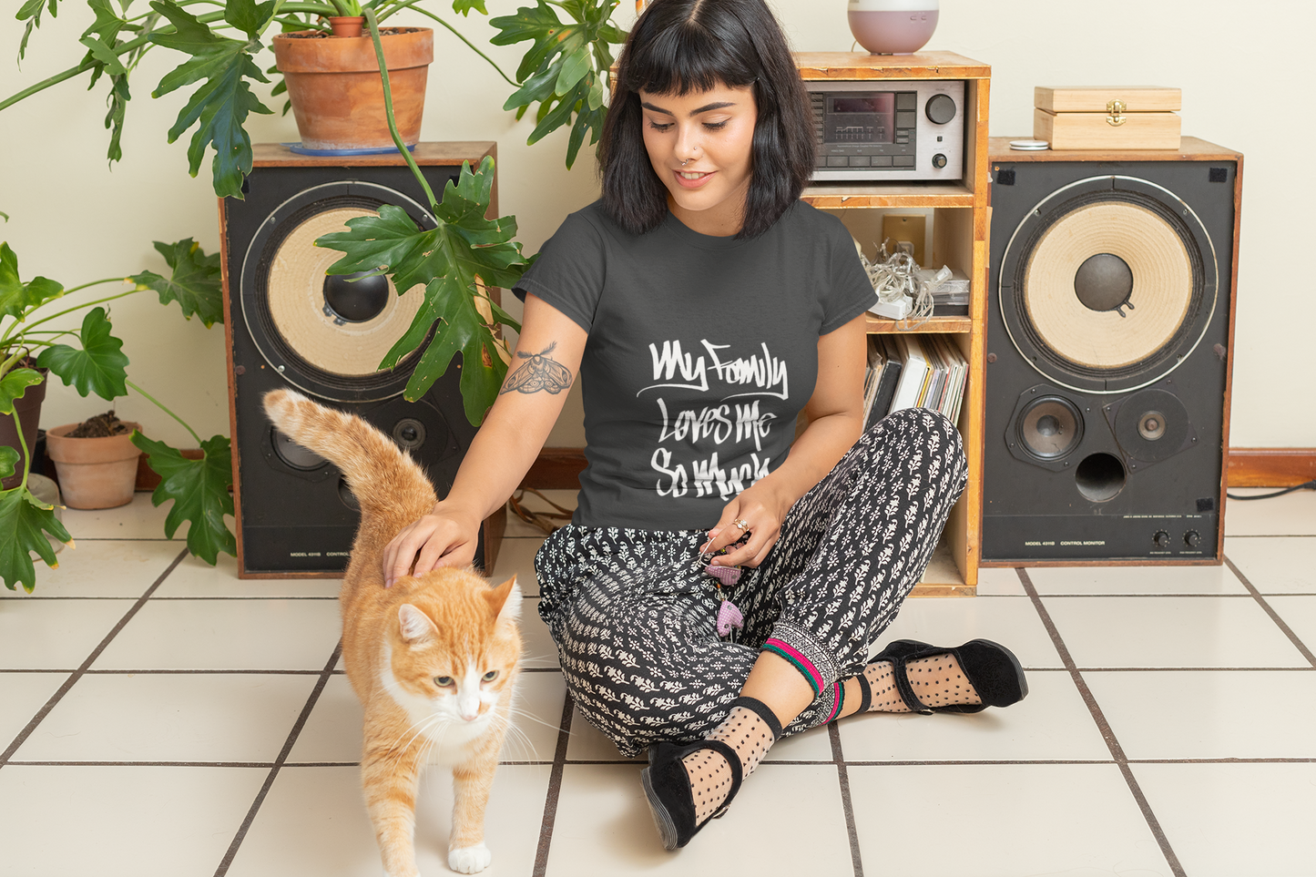 MY FAMILY LOVES ME SO MUCH WOMEN'S (HAND DRAWN) - BLACK